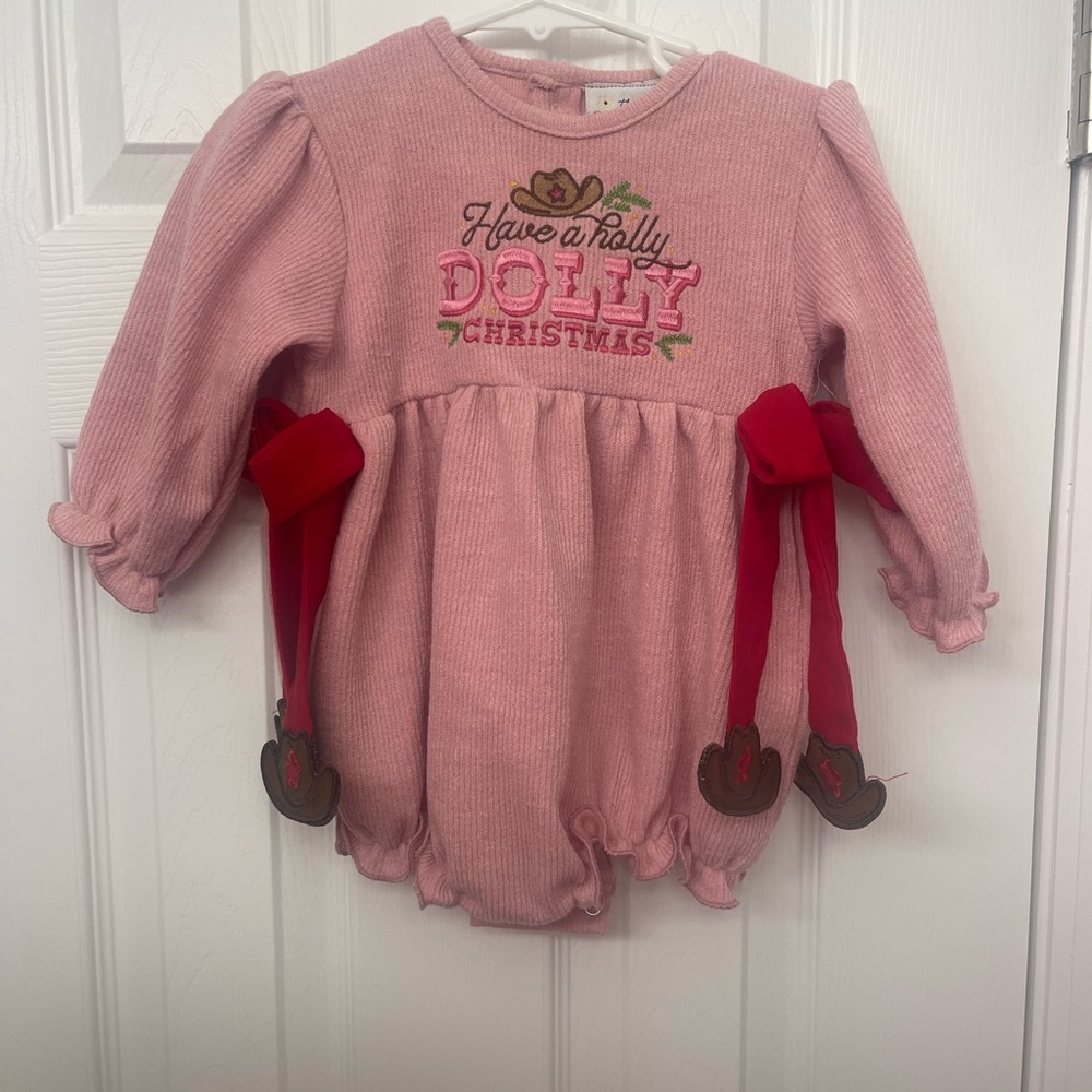 Have a Holly Dolly Christmas!